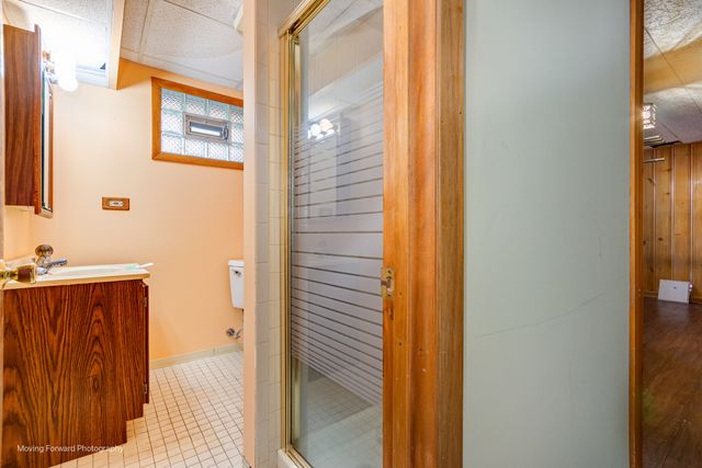 9520 S Kenton Avenue, Oak Lawn, IL 60453