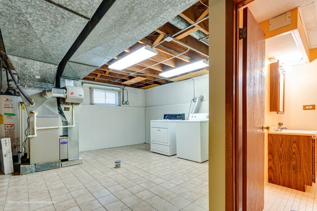 9520 S Kenton Avenue, Oak Lawn, IL 60453