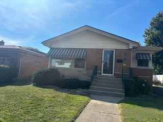 9520 S Kenton Avenue, Oak Lawn, IL 60453