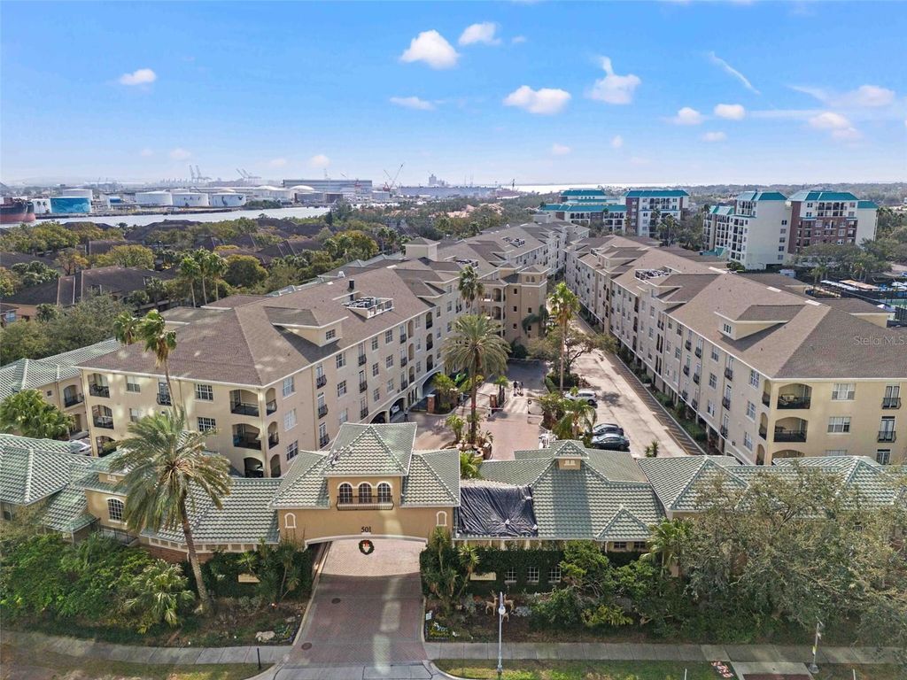 501 KNIGHTS RUN AVENUE 2111, Tampa, FL 33602