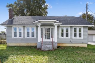 1658 East St Louis Street, Springfield, MO 65802