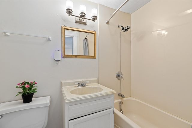 1645 Commonwealth Ave 17, Boston, MA 02135