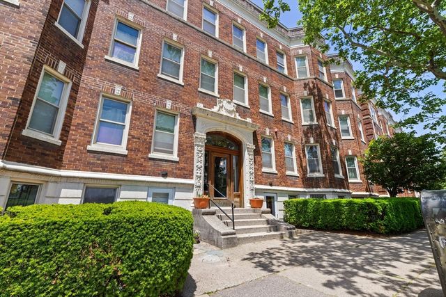 1645 Commonwealth Ave 17, Boston, MA 02135