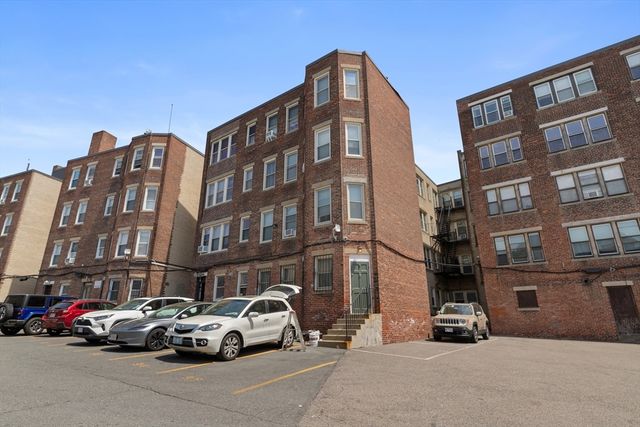 1645 Commonwealth Ave 17, Boston, MA 02135
