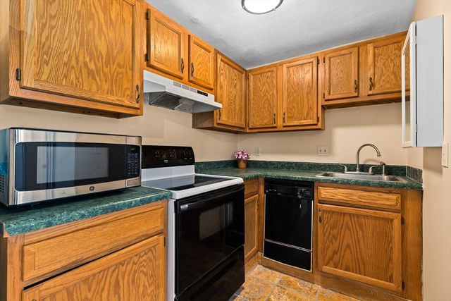 1645 Commonwealth Ave 17, Boston, MA 02135