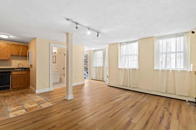1645 Commonwealth Ave 17, Boston, MA 02135