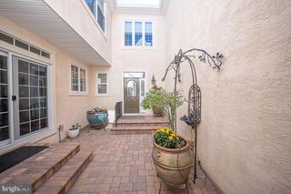 16 CREEKVIEW CIR, West Chester, PA 19382