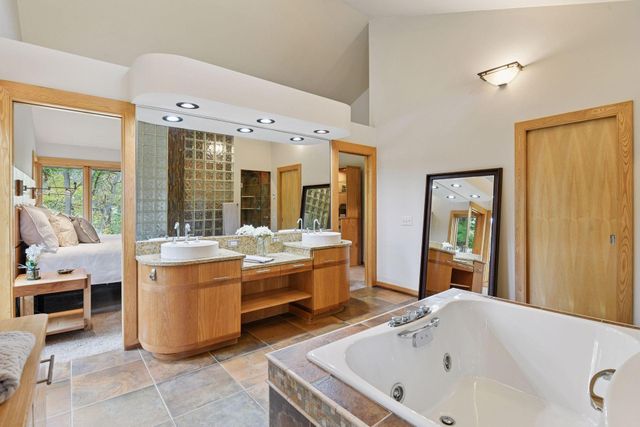 5880 Boulder Bridge Lane, Excelsior, MN 55331