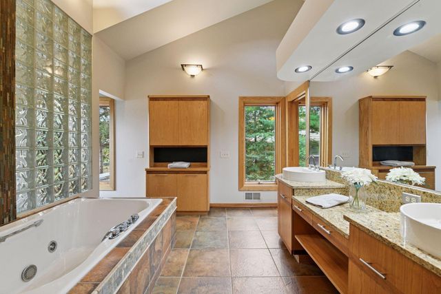 5880 Boulder Bridge Lane, Excelsior, MN 55331