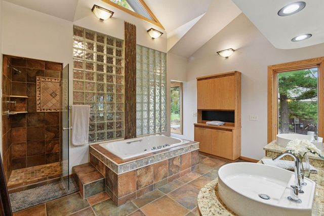 5880 Boulder Bridge Lane, Excelsior, MN 55331