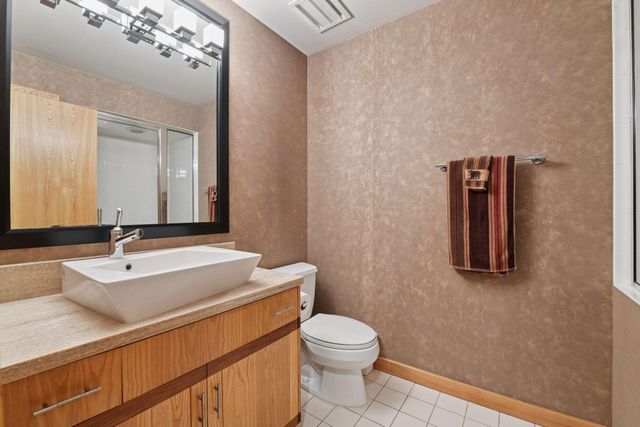 5880 Boulder Bridge Lane, Excelsior, MN 55331