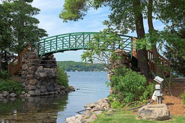 5880 Boulder Bridge Lane, Excelsior, MN 55331