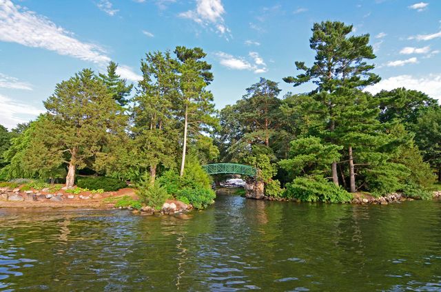 5880 Boulder Bridge Lane, Excelsior, MN 55331