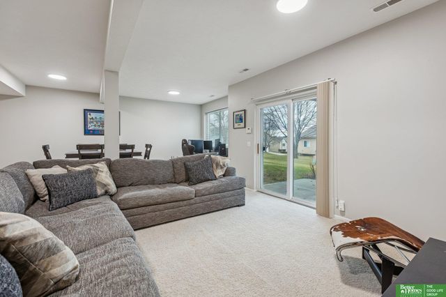 5111 N 155th Street, Omaha, NE 68116