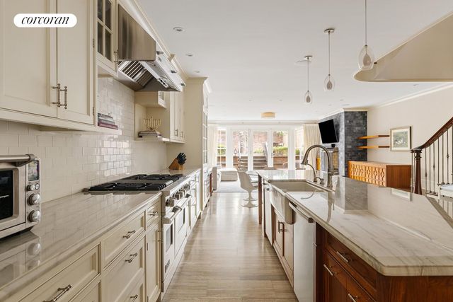 435 E 87TH Street, New York City, NY 10128