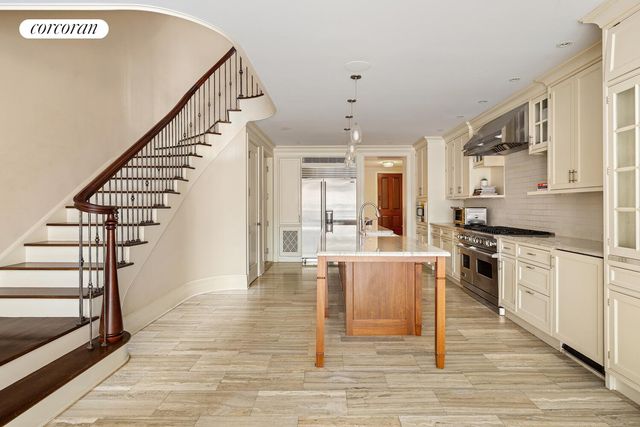 435 E 87TH Street, New York City, NY 10128