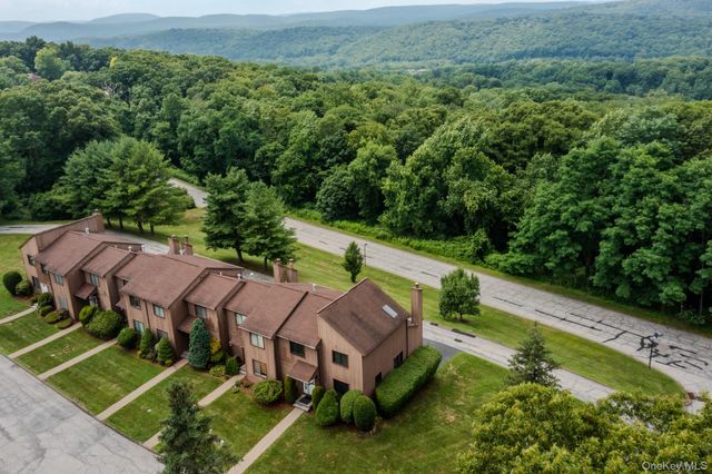 95 Wild Birch Farms, Cortlandt Manor, NY 10567