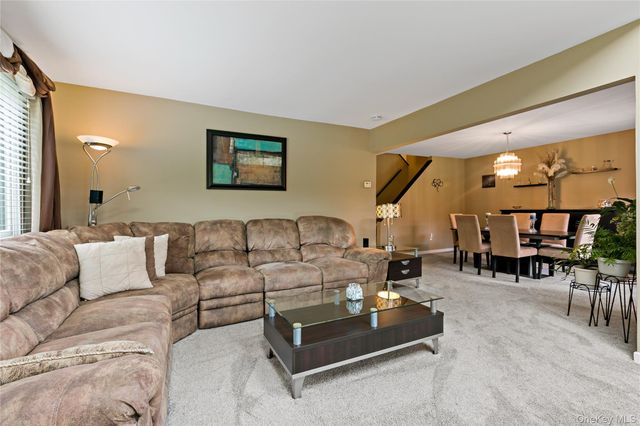 95 Wild Birch Farms, Cortlandt Manor, NY 10567