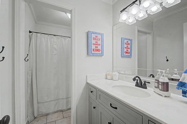 8790 KNOB OAK CV, Germantown, TN 38139