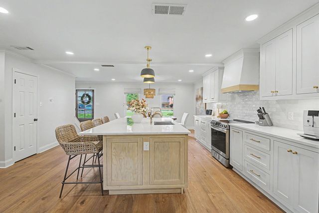 8790 KNOB OAK CV, Germantown, TN 38139