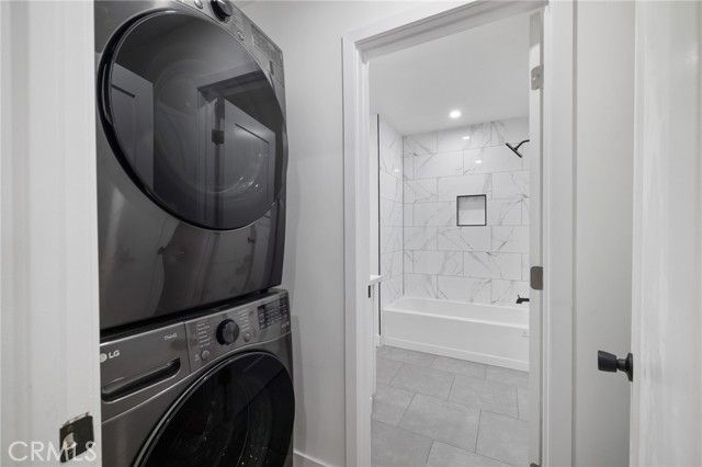 17000 Burbank Boulevard 101, Encino (los Angeles), CA 91316