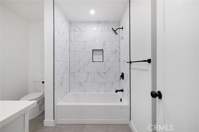 17000 Burbank Boulevard 101, Encino (los Angeles), CA 91316