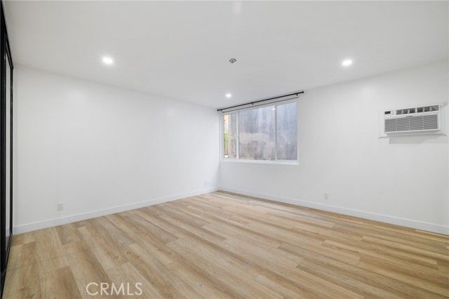 17000 Burbank Boulevard 101, Encino (los Angeles), CA 91316