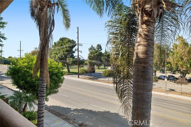 17000 Burbank Boulevard 101, Encino (los Angeles), CA 91316