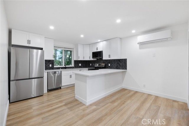 17000 Burbank Boulevard 101, Encino (los Angeles), CA 91316