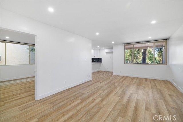 17000 Burbank Boulevard 101, Encino (los Angeles), CA 91316