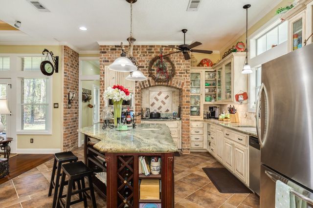 7210 Timberwilde Drive, Alvin, TX 77511