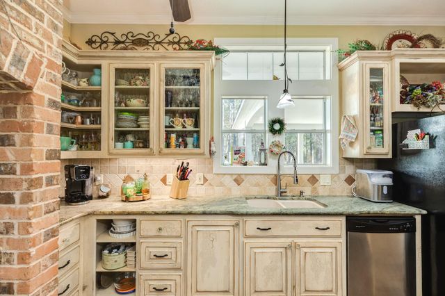 7210 Timberwilde Drive, Alvin, TX 77511