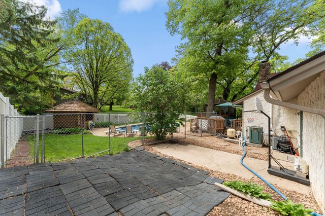 8119 Lower 129th Court, Apple Valley, MN 55124