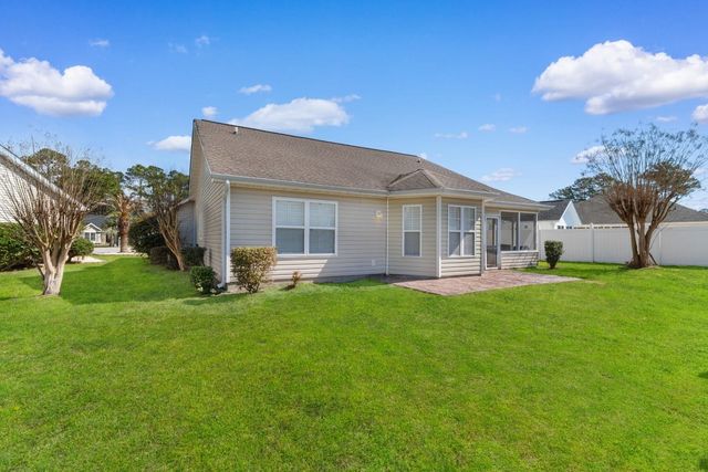 2423 Glen Dr., Little River, SC 29566