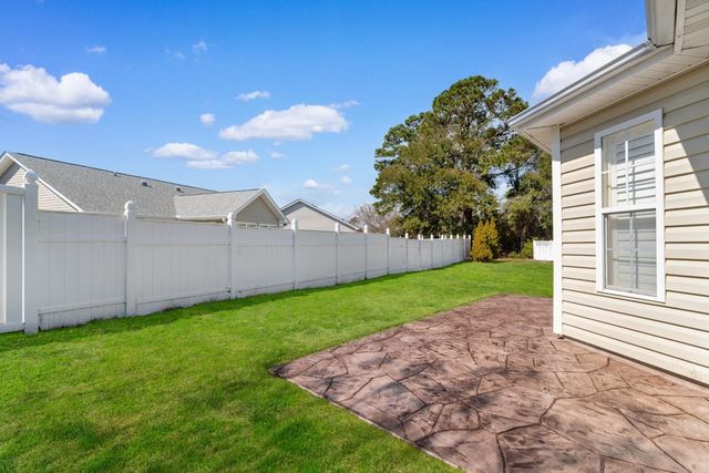 2423 Glen Dr., Little River, SC 29566