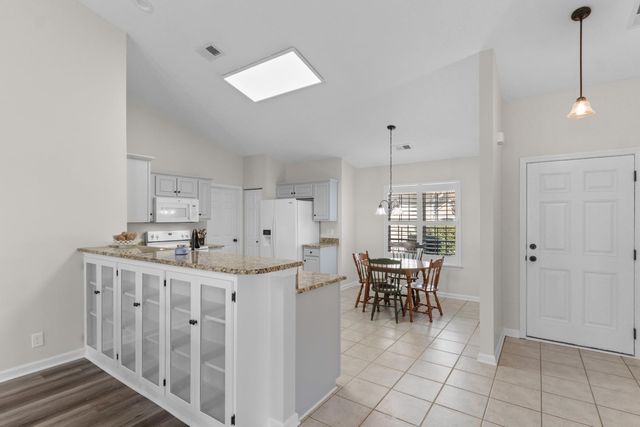 2423 Glen Dr., Little River, SC 29566