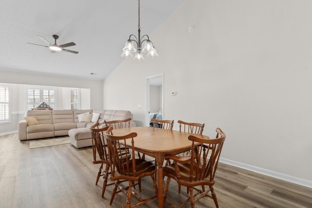 2423 Glen Dr., Little River, SC 29566