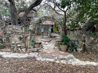 207 Hub DR, Wimberley, TX 78676