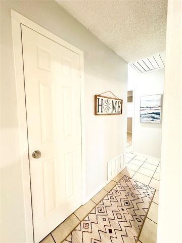 2111 Warwick Drive, Arlington, TX 76015