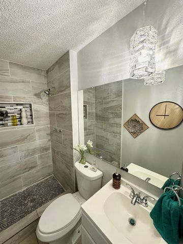 2111 Warwick Drive, Arlington, TX 76015