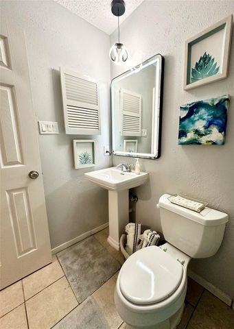 2111 Warwick Drive, Arlington, TX 76015