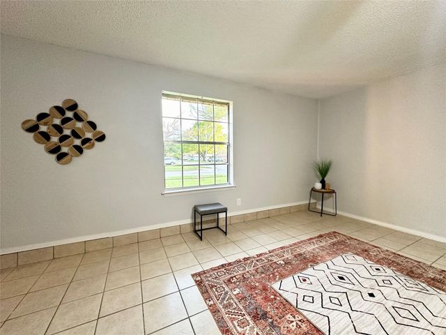 2111 Warwick Drive, Arlington, TX 76015