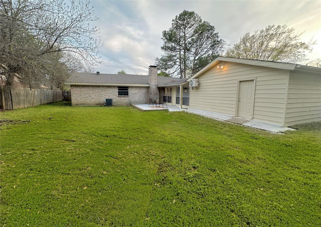 2111 Warwick Drive, Arlington, TX 76015