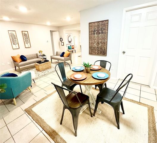 2111 Warwick Drive, Arlington, TX 76015