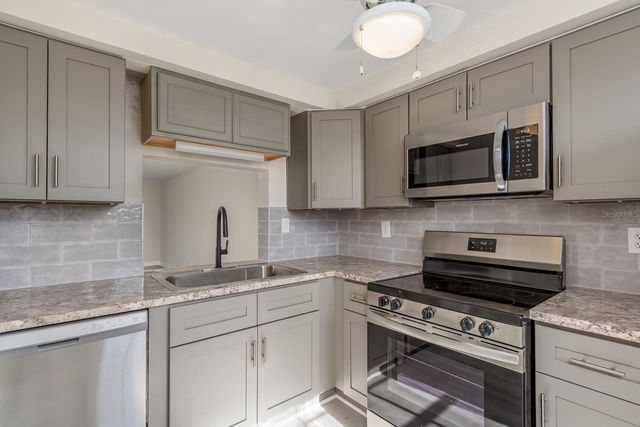 4229 STRATFORD DRIVE 4229, New Port Richey, FL 34652