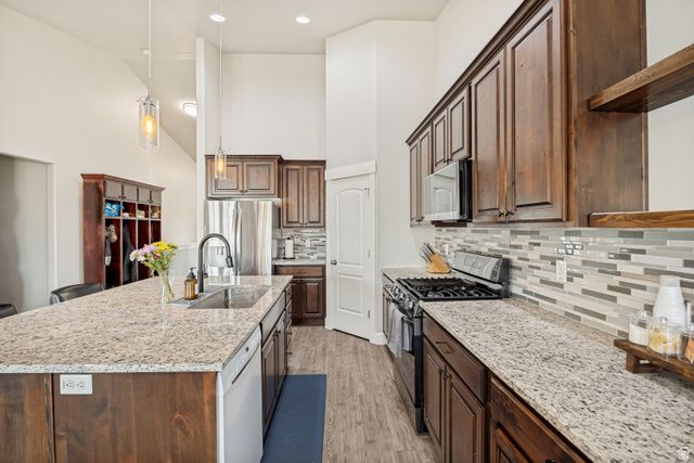 719 W SHAVEY LN, Springville, UT 84663