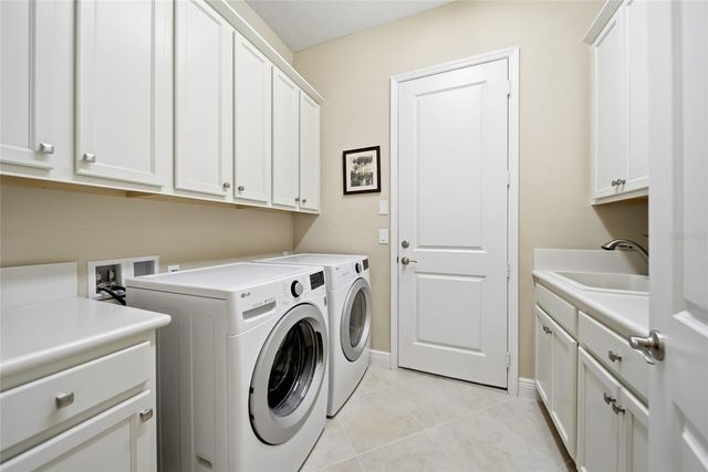 30852 SPRUCEBERRY COURT, Wesley Chapel, FL 33543