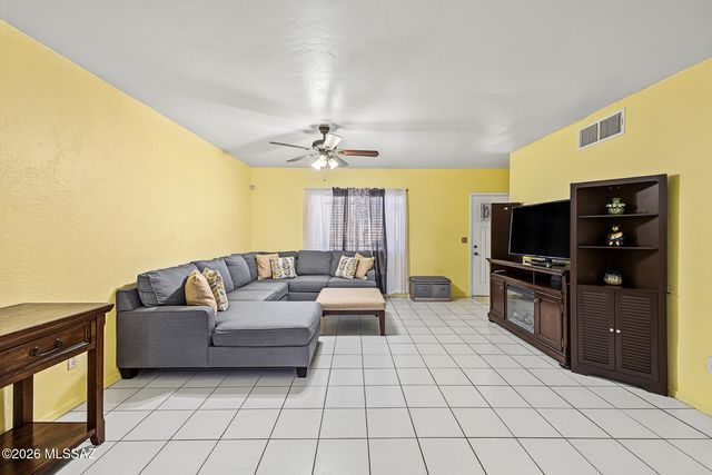1665 W Calle Del Rey, Tucson, AZ 85713