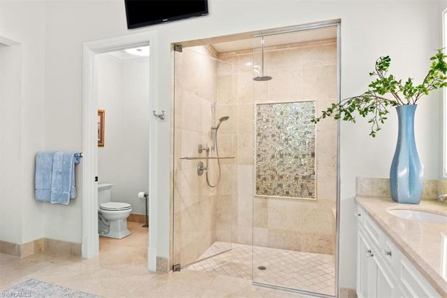 2220 Residence CIR, Naples, FL 34105
