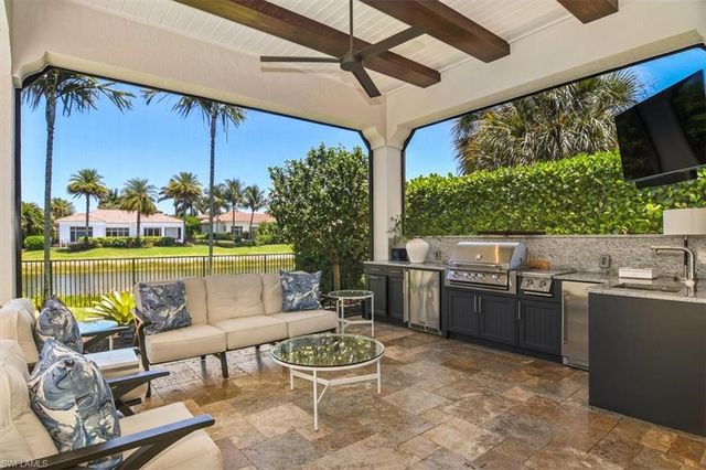 2220 Residence CIR, Naples, FL 34105